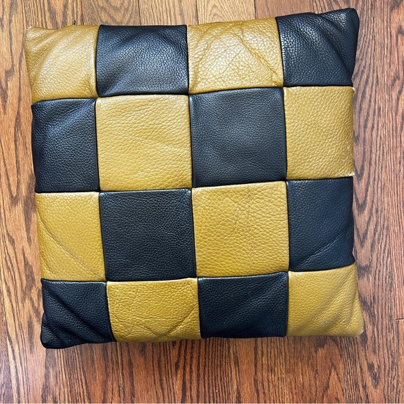 Two Vintage Leather Cushion Pillow Covers 18" x 18" - Picture 3 of 12